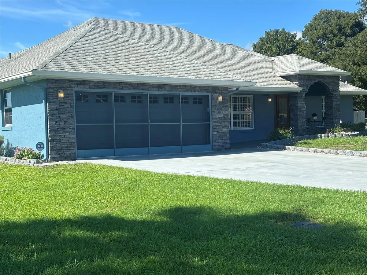 28116 LOIS DR, Tavares, FL 32778