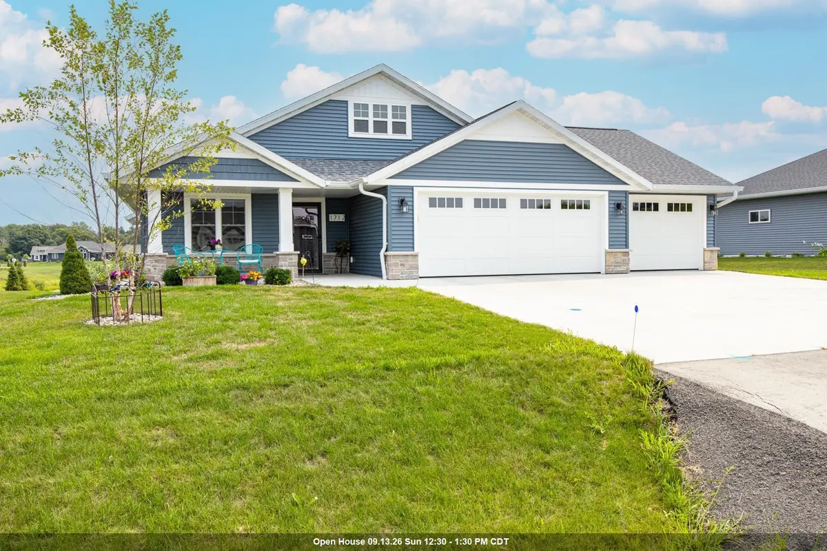 1712 ADDIE Pkwy, Oshkosh, WI 54904-6913