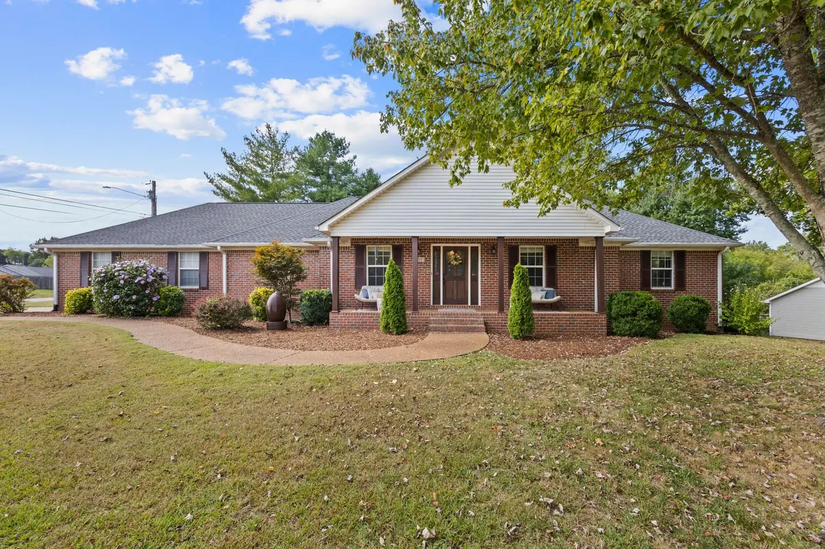 1508 Creekstone Dr, Columbia, TN 38401