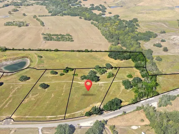 2769 FM 956, Schulenburg, TX 78956