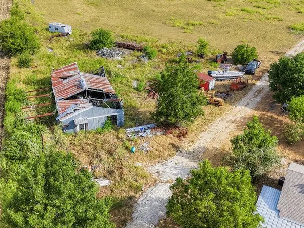 1650 County Road 421, Taylor, TX 76574