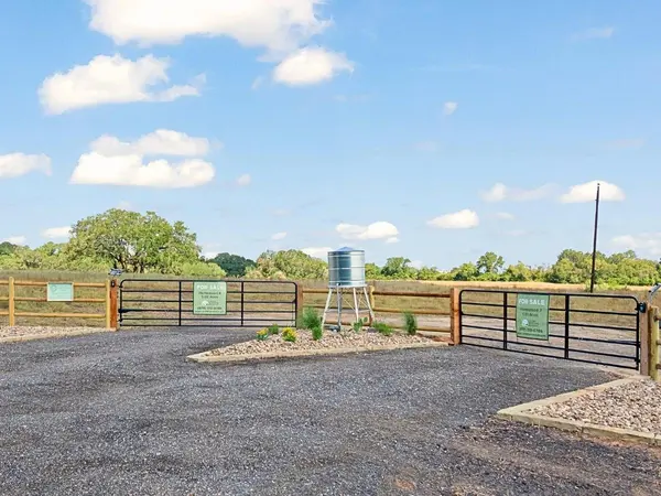 3061 FM 956, Schulenburg, TX 78956