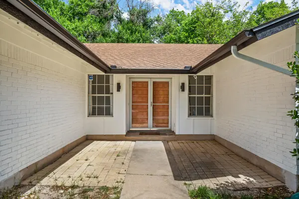 10201 Parkfield DR, Austin, TX 78758