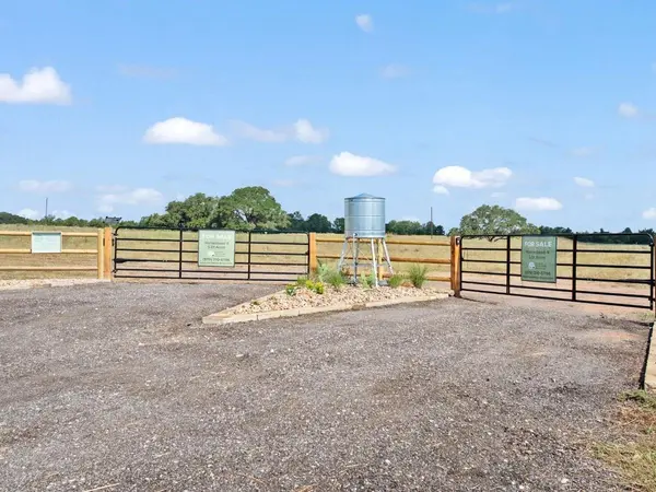 2961 FM 956, Schulenburg, TX 78956
