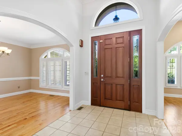7 Round Robin LN, Mills River, NC 28759