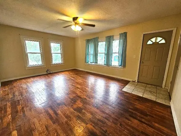 603 Hill ST, Richmond, MO 64085