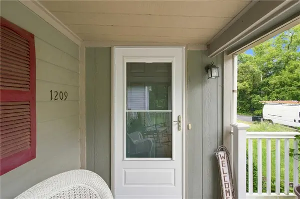 1209 High ST, Leavenworth, KS 66048