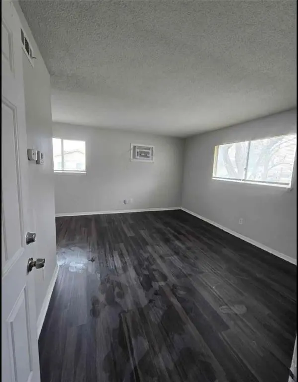 15208 Bellaire AVE, Grandview, MO 64030