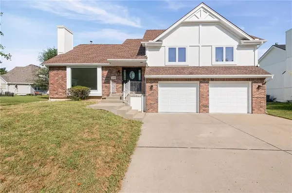 2018 NW 81st PL, Kansas City, MO 64151