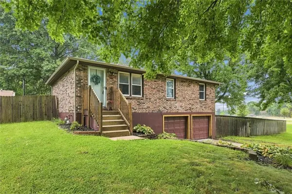 10728 N Walnut ST, Kansas City, MO 64155