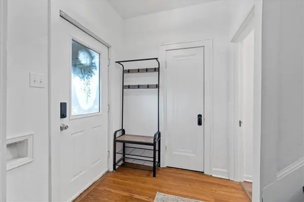 7415 Main ST, Kansas City, MO 64114