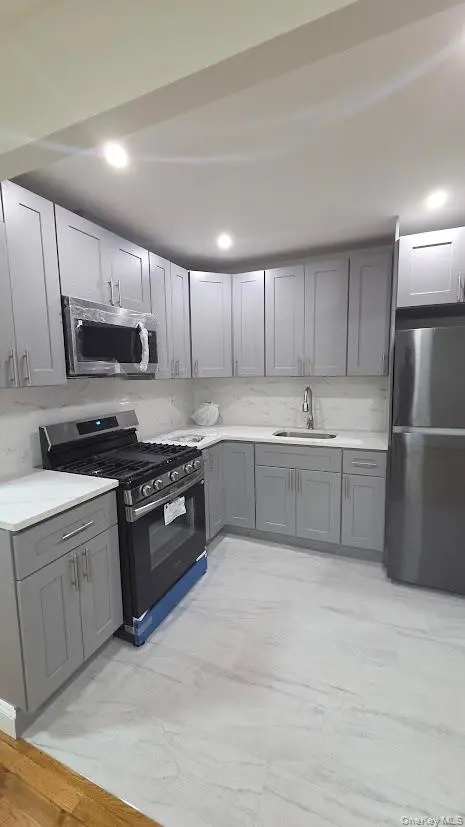 1121 Saint Lawrence AVE, Bronx, NY 10472