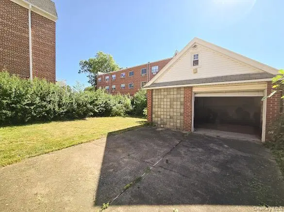 6119 170 ST, Fresh Meadows, NY 11365