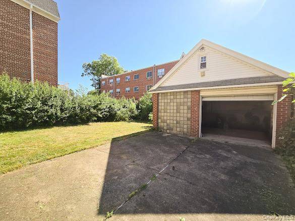 6119 170 ST, Fresh Meadows, NY 11365