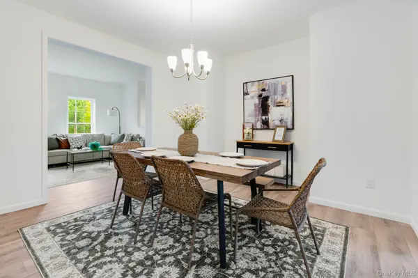 75 Hudson CIR #70, Marlboro, NY 12542