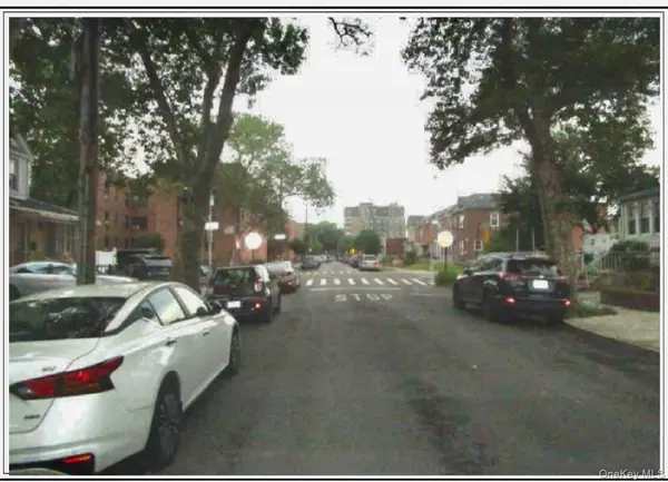 62-95 Austin ST, Rego Park, NY 11374