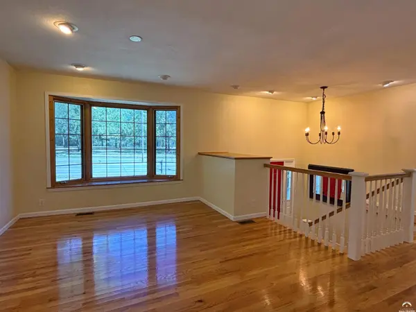 1125 Kasold DR, Lawrence, KS 66049