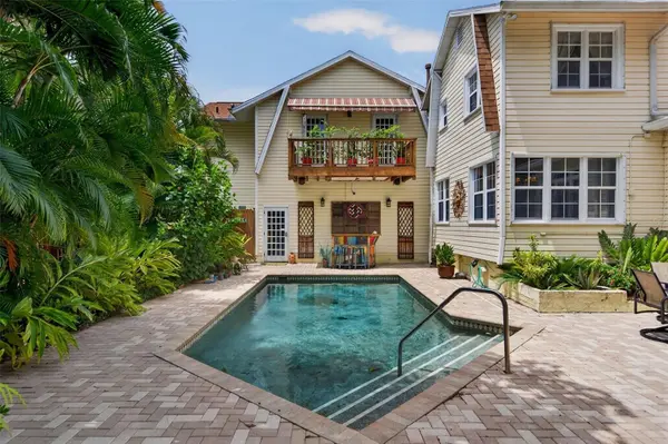 4451 CHARLES LN, Sarasota, FL 34234