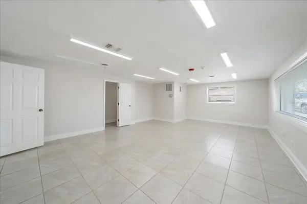 2535 BEE RIDGE RD, Sarasota, FL 34239