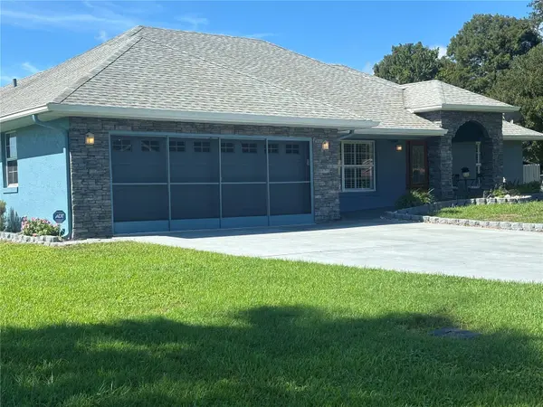 28116 LOIS DR, Tavares, FL 32778
