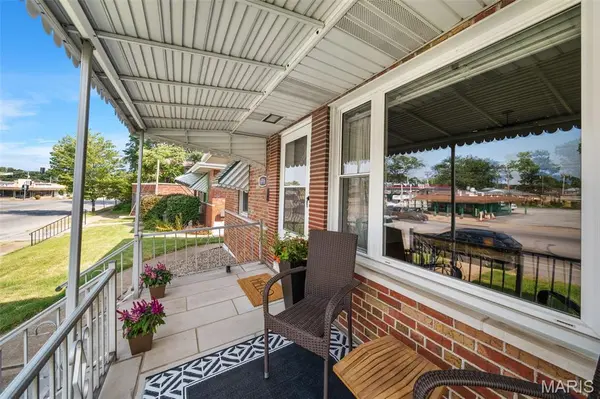 6916 Hampton AVE, St Louis, MO 63109