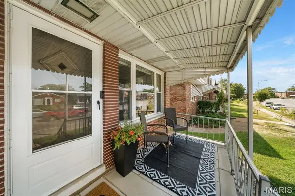 6916 Hampton AVE, St Louis, MO 63109