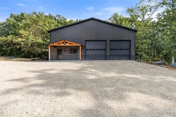 99 N Chantilly RD, Winfield, MO 63389