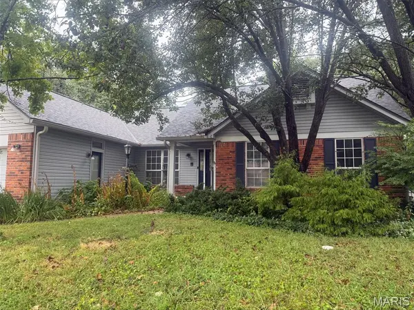 1405 Windrider CT, Fenton, MO 63026
