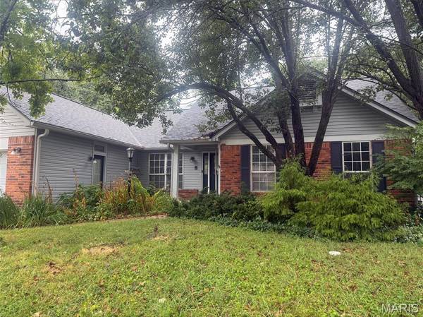 1405 Windrider CT, Fenton, MO 63026