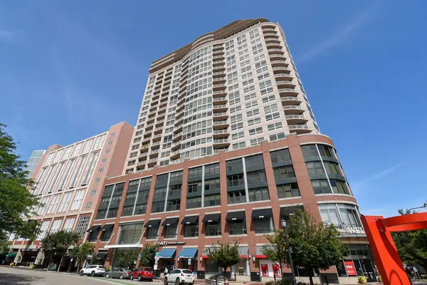 807 DAVIS ST #1610, Evanston, IL 60201