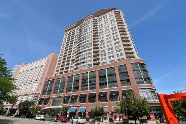 807 DAVIS ST #1610,  Evanston,  IL 60201