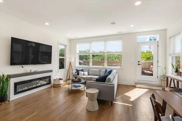 4030 N California AVE #3, Chicago, IL 60618