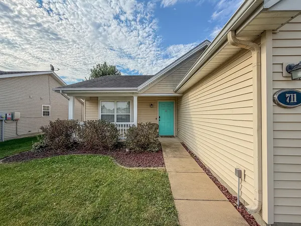 711 Newton DR, Champaign, IL 61822