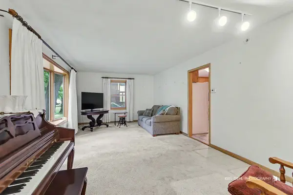 10583 W Woodland AVE, Beach Park, IL 60087