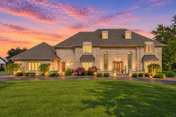 7 Paddock, Lemont, IL 60439