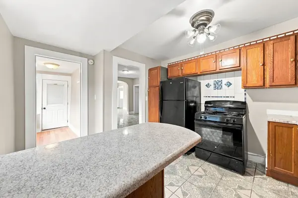 840 Douglas AVE, Aurora, IL 60505