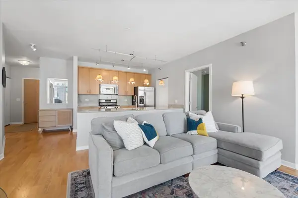 330 W Grand AVE #1707, Chicago, IL 60654