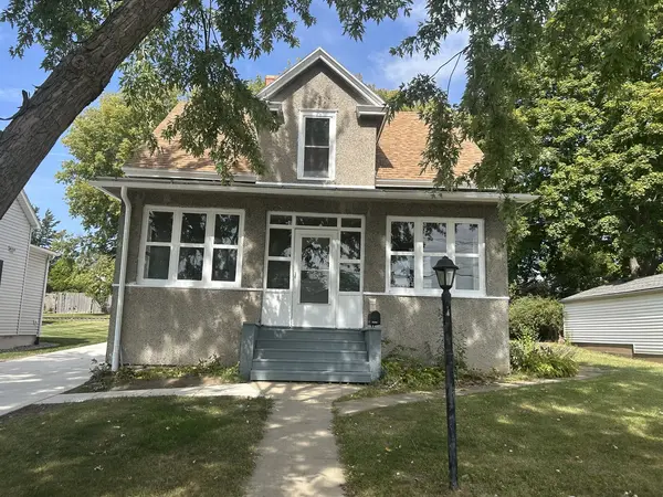 2209 1st ST, Peru, IL 61354
