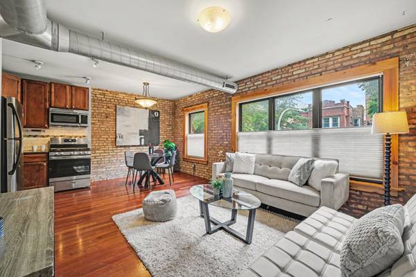 1249 W Roscoe ST #1, Chicago, IL 60657