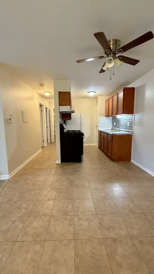 720 Hill DR #304, Hoffman Estates, IL 60192