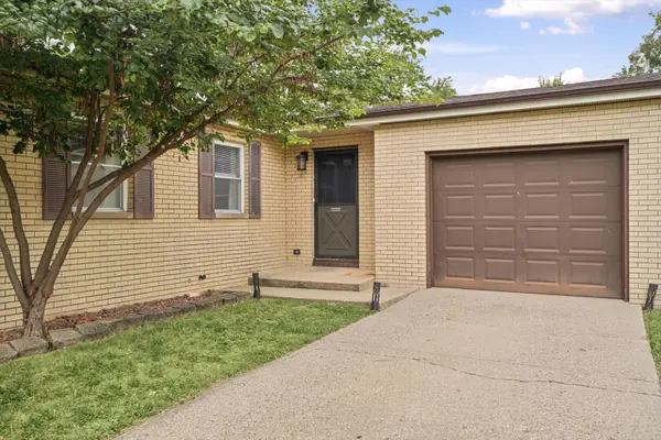 912 Frank DR, Champaign, IL 61821