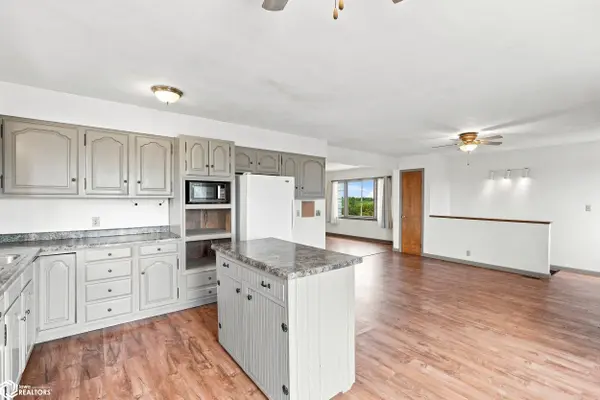 20631 180Th AVE, Sigourney, IA 52591