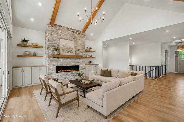 7767 Prairie Grass PASS, Prior Lake, MN 55372