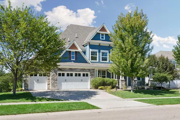11274 Whitewater DR, Woodbury, MN 55129