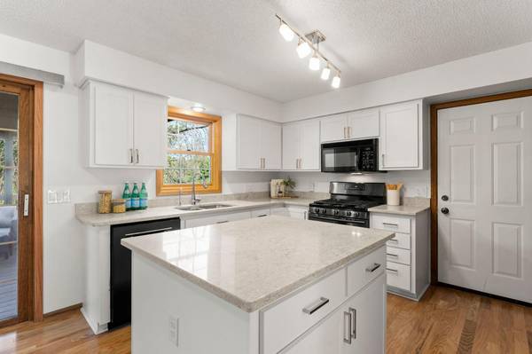 2235 Archer LN N, Plymouth, MN 55447