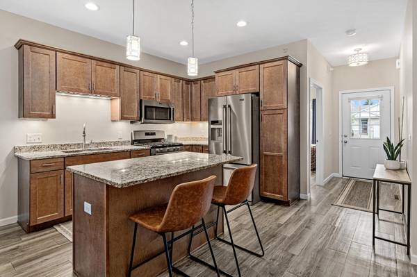 4151 Blakewood DR, Shakopee, MN 55379