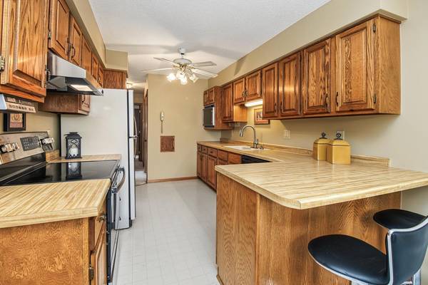 3901 Gershwin AVE N, Oakdale, MN 55128