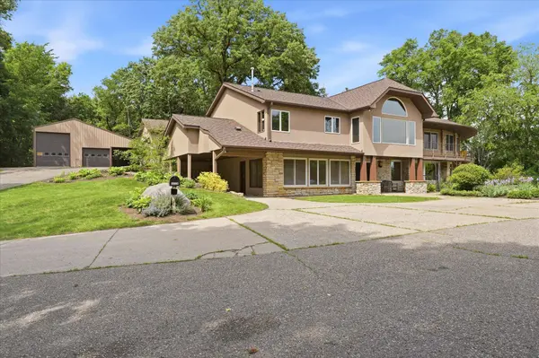 10129 Eden Prairie RD, Eden Prairie, MN 55347