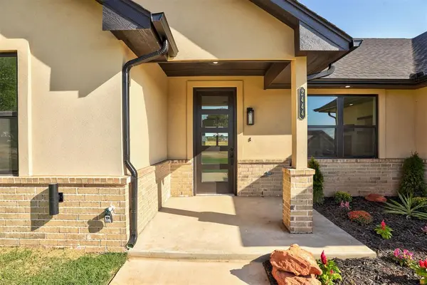 2444 Wolf Creek BND, Blanchard, OK 73010