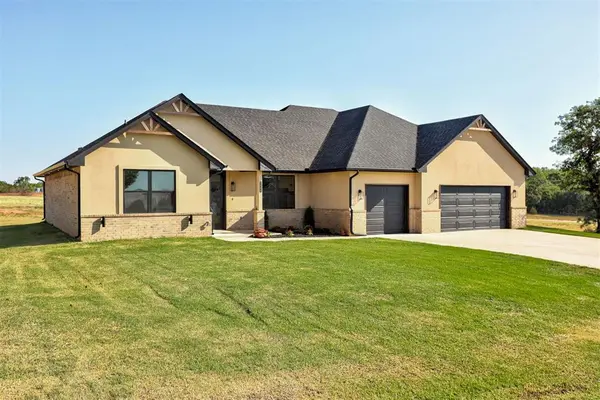 2444 Wolf Creek BND, Blanchard, OK 73010
